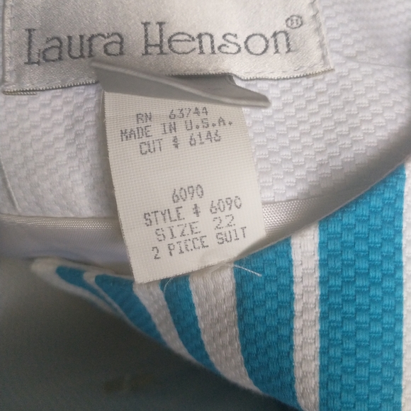 STUNNING AND RAVISHING VINTAGE LAURA HENSON SUIT - Picture 7 of 14